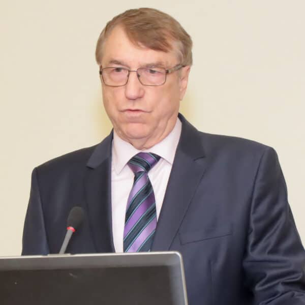 Ieklausies zinātniekos